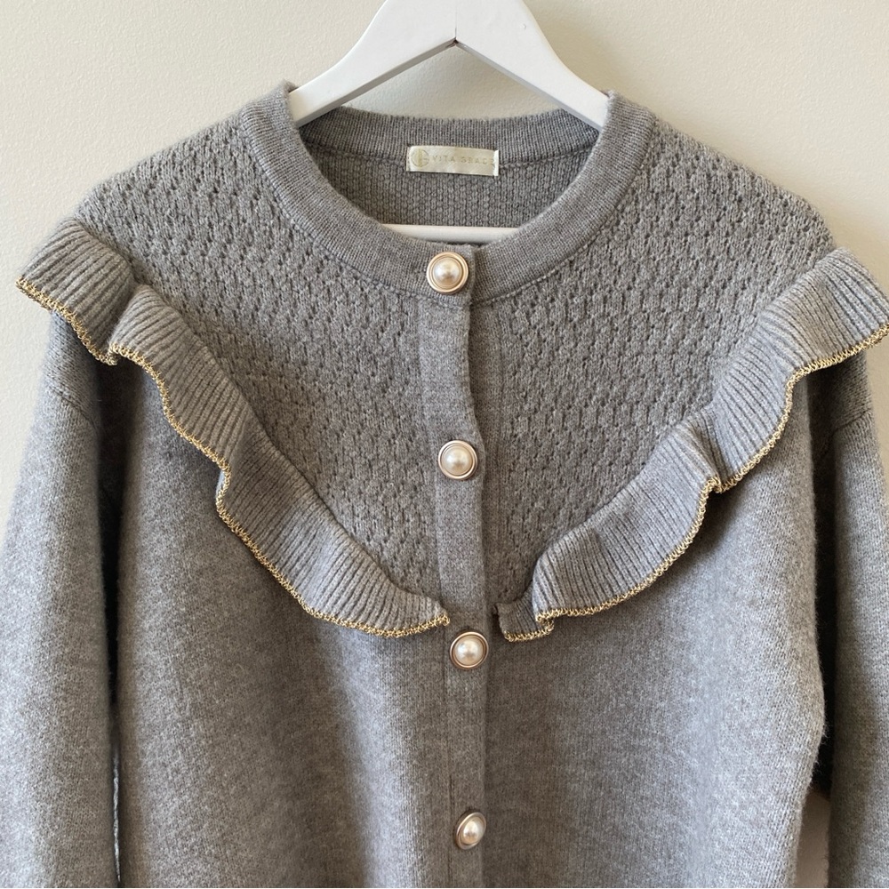 Vita Grace Gray Ruffled Women's Sweater Pearl Buttons Size Small - Picture 4 of 9